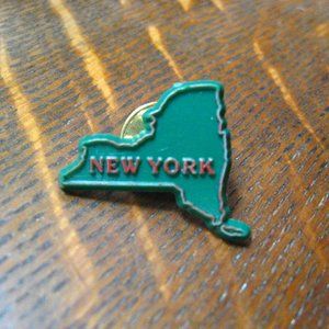 🗽 New York State Map Vintage Lapel Pin